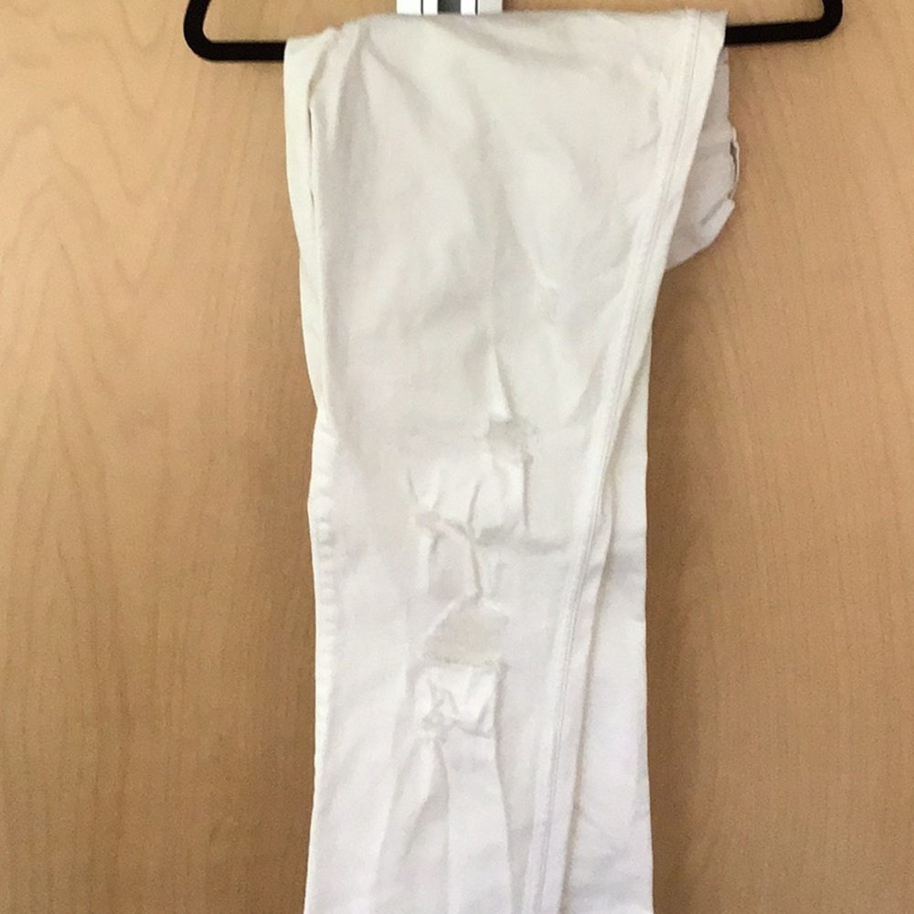 Gap distressed white jeans 31 regular